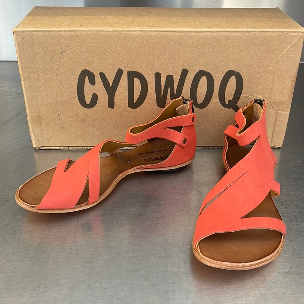 New Cydwoq “bridge” sandals. Hand made in USA.